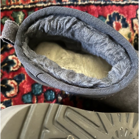 UGG boot - Picture 2 of 4